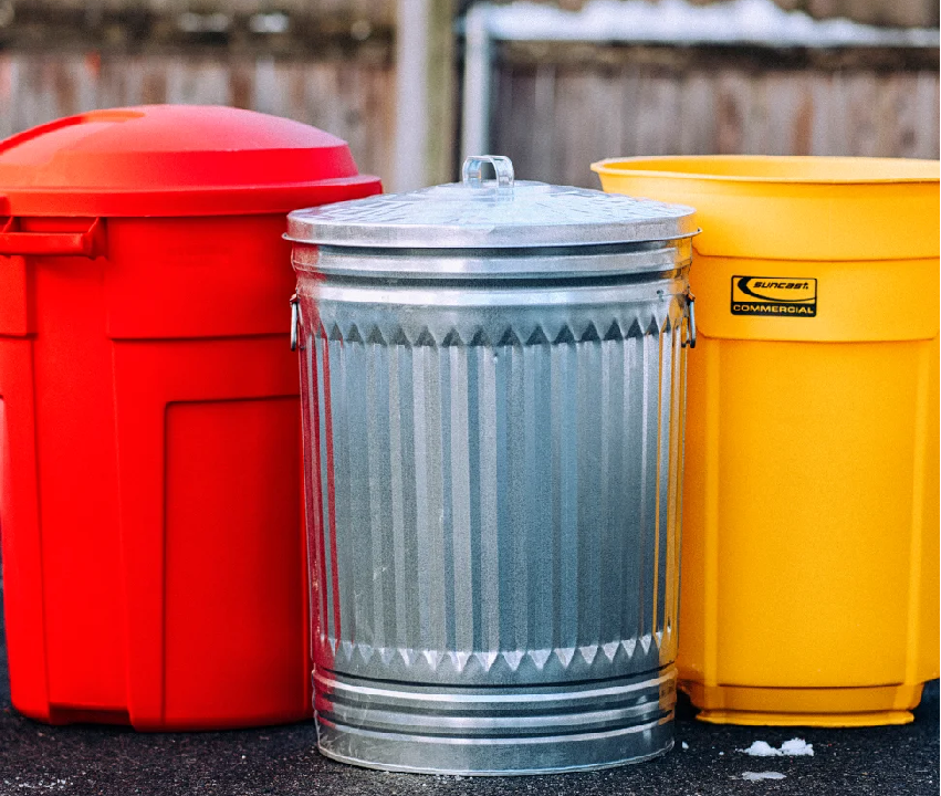 Garbage cans to recycle