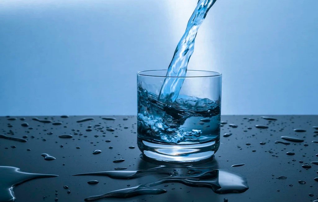 What are the benefits of a water filtration system