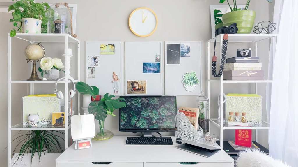 How to decorate a home office on a budget