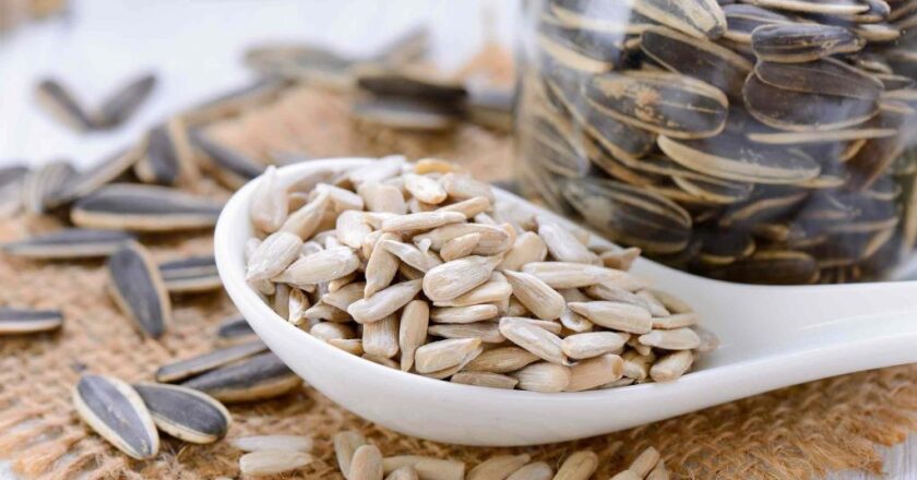 What are 5 health benefits of sunflower seeds