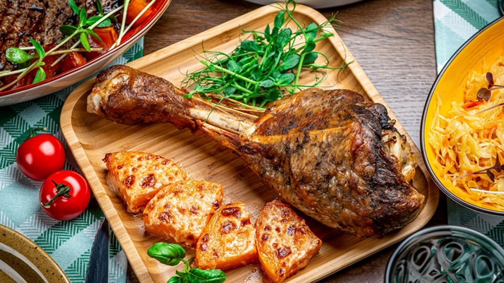 How long does it take for a smoked turkey leg to get tender?