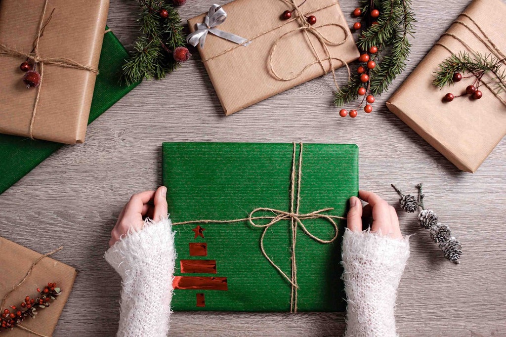 What is the most popular gift to give on Christmas