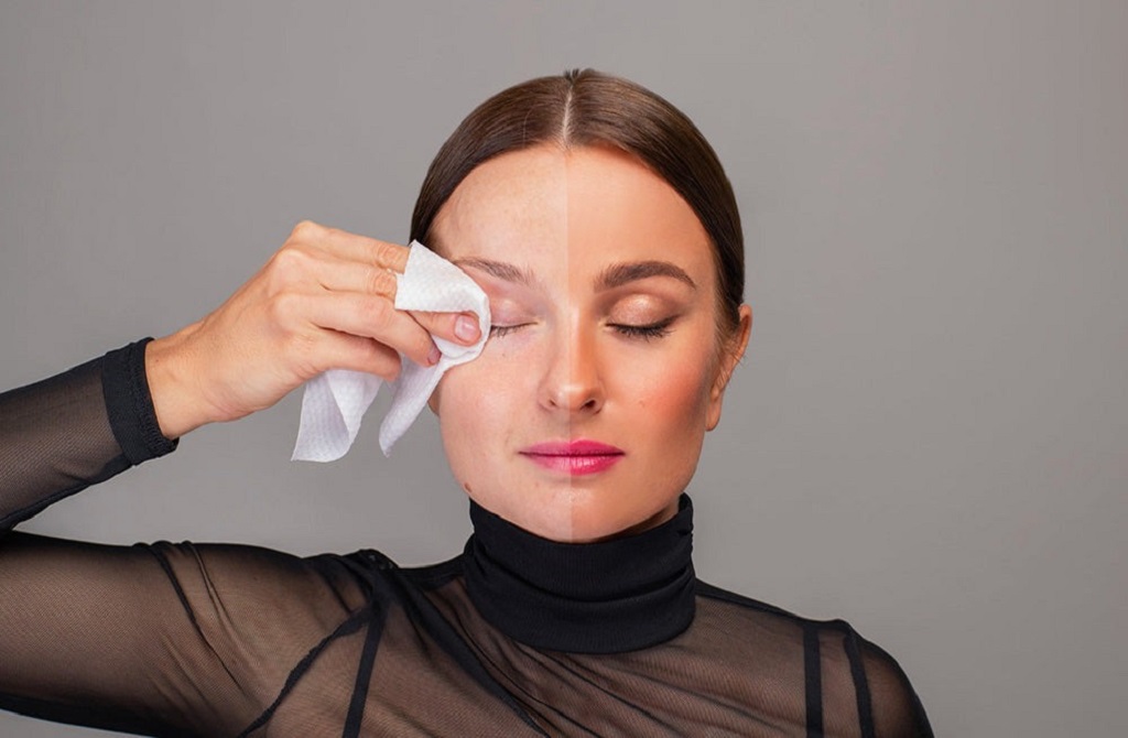 How do dermatologists recommend removing makeup
