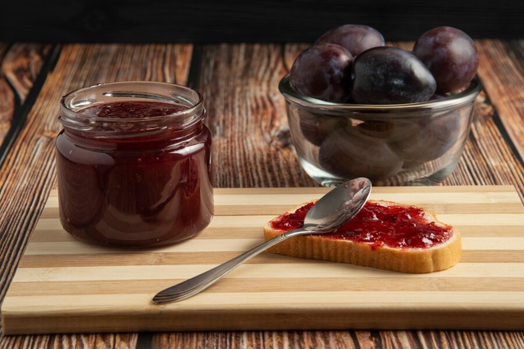 What can be made from muscadine grapes?