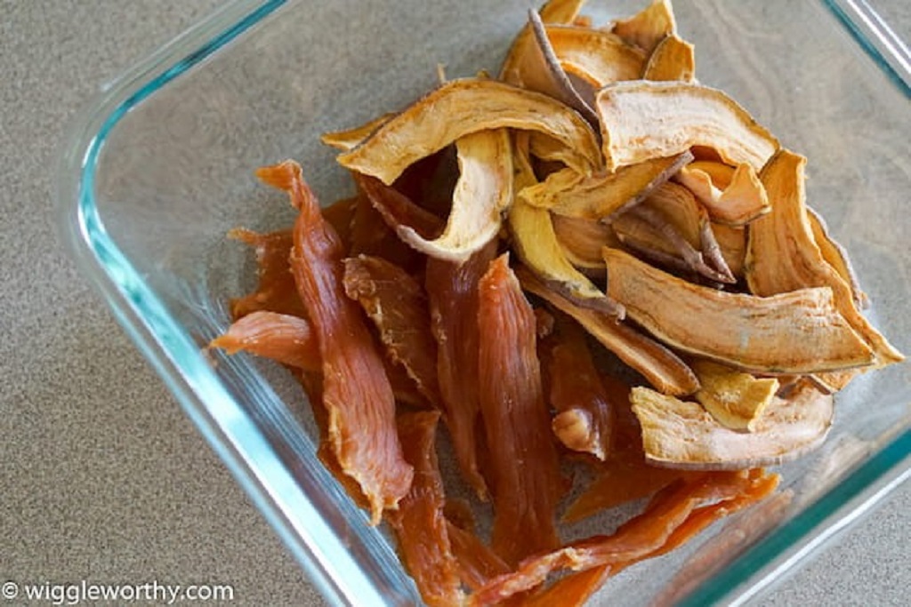 How do you dehydrate food for pets