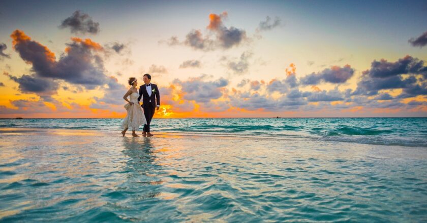 How to Plan a Dreamy Sunset Wedding: The Ultimate Guide to a Breathtaking ‘I Do’ Moment